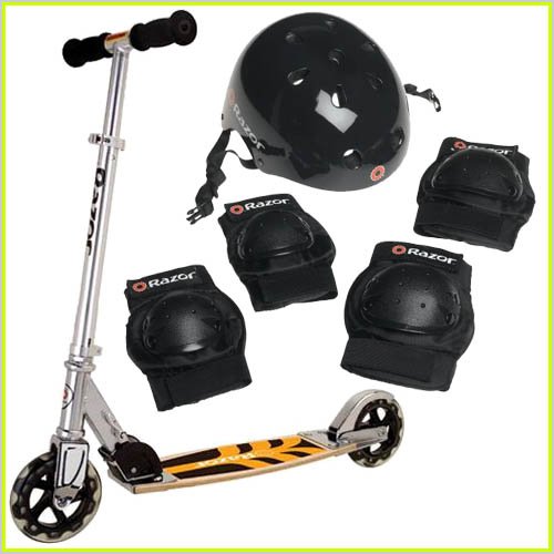 Razor Cruiser Scooter Child Helmet And Pad Set Bundle