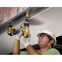 DEWALT DCD985L2 20-Volt MAX Li-Ion Premium 3.0 Ah Hammerdrill/Driver Kit