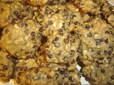 All Natural Chocolate Chip Muesli (Oatmeal) Heart Healthy Cookies - Approximately 2 Dozen... by Exquisite Fine Candy & Gifts