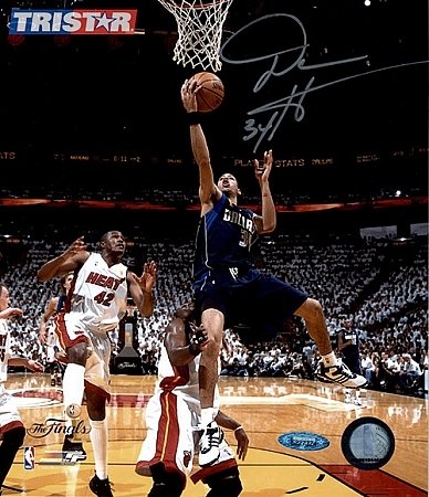 Devin Harris Autographed Dallas Mavericks Blue Jersey 8x10 Photo