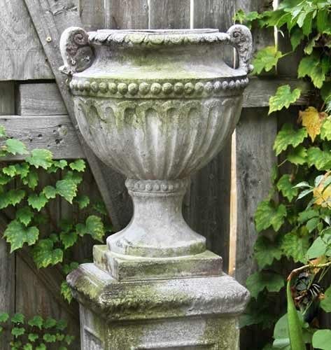 Fluted &amp; Beaded Garden Urn (White Moss)