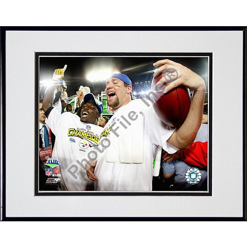 Photo File Pittsburgh Steelers Santonio Holmes and Ben Roethlisberger Super Bowl XLIII Celebration Framed Photo