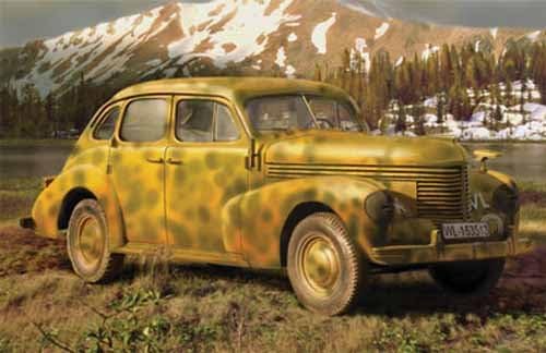 1/35 Germany Kapiten generals for four-door saloon car IC35475 staff