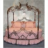 Windsor Bed Finish: Antique Gold, Size: Full