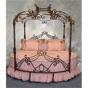 Windsor Bed Finish: Antique Gold, Size: Full