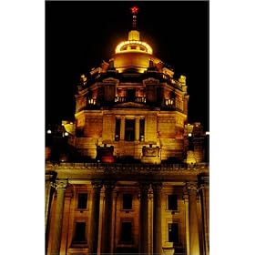 photographie Former Hong Kong and Shanghai Banking Corporation (HSBC) building at night. est disp...