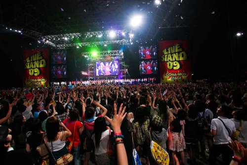 YOSHIMOTO PRESENTS LIVE STAND 09 ~ネタ祭り~ 史上最大のお笑い夏フェス ベストセレクション [DVD]