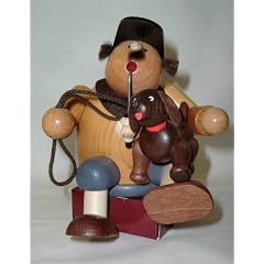KWO NEUHEIT 2006 Kantenhocker Hundefreund 16 cm, R�ucherfigur, R�ucherm�nnchen, Tischdekoration, Tischdeko, Tisch, Tafel, Fr�hling, Fr�hjahr, Sommer, Dekoration, Deko, Geschenk Muttertag, Valentinstag, Hochzeit, Geburtstag, echt erzgebirgische Volkskunst, Holzkunst, original Erzgebirge und Handarbeit