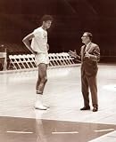 JOHN WOODEN UCLA BRUINS 8X10 SPORTS ACTION PHOTO (L-2)