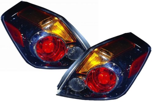 Nissan Altima Replacement Tail Light Assembly - 1-Pair