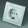 DELPHI Schutzkontakt-Steckdose 250V~/ 16A, inkl. Rahmen, UP, wei�