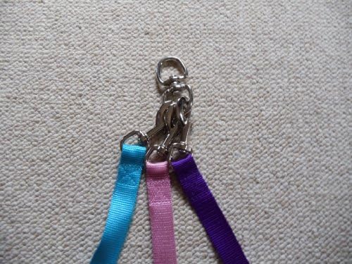 Leash Lady~3 Dog Adjustable Coupler with Dual Swivel Snaps for Medium Size Dogs~5/8" Wide Nylon Webbing~by Leash Lady