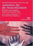 Aufstehen für die Menschlichkeit.