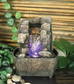 Mini-Wasserfall mit Beleuchtung