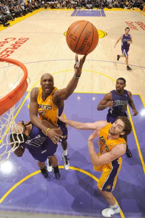 Sacramento Kings v Los Angeles Lakers: Lamar Odom Photographic Poster Print by Andrew Bernstein, 28x42