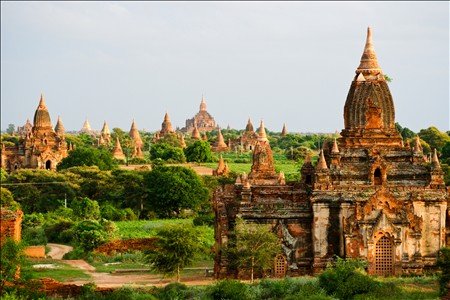 Cover image : 《インテリアート》バガン遺跡(撮影地:ミャンマー)