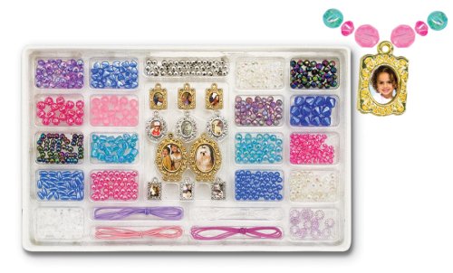Childrens Toyshop  Toys : Melissa & Doug Fabulous Frame Bead Set