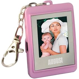 August DP150B Mini cadre photo num�rique 1,5" (3,8cm) en format porte-cl�s ou pendentif / M�moire interne suffisamment large pour 107 photos / Plug & Play (pas besoin d'installer de pilote) / Couleur rose - VOIR OFFRES SPECIALES ET RECEVREZ UN CADEAU GRATUIT!!