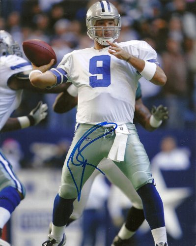 TONY ROMO,DALLAS COWBOYS,SIGNED 8X10 PHOTO, WITH PROOF + COA