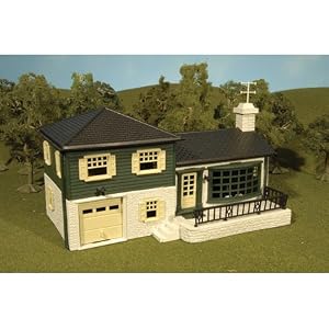 HO Built Up Split Level House from Bachmann HO Buildings