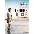 Un homme qui crie