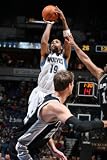 San Antonio Spurs v Minnesota Timberwolves: Wayne Ellington Photographic Poster Print by David Sherman, 8x12