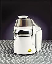 L'Equip 110.5 Pulp Ejector Juicer in White