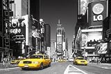 Poster Times Square - Yellow Cab - Größe 91,5 x 61 cm - New York Amerika City America Liberty Island Nacht Maxiposter