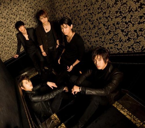 Bolero / Kiss The Baby Sky / 忘れないで 東方神起