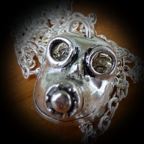 ODDITY Steampunk Victorian Freak GAS MASK anatomical pendant charm goth pendant Necklace Sugar Skull Day of the Dead Zombie tattoo biker