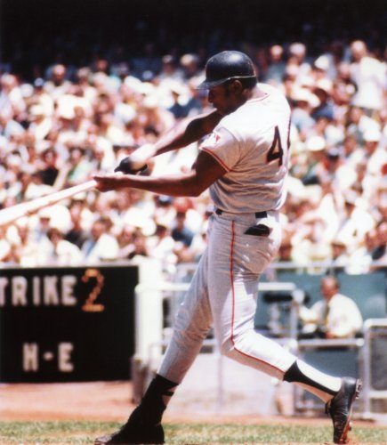 WILLIE MCCOVEY SAN FRANCISCO GIANTS 8X10 SPORTS ACTION PHOTO (D-2)