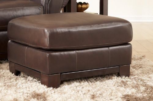Ottoman in Brown - Signature Design by Ashley Furniture