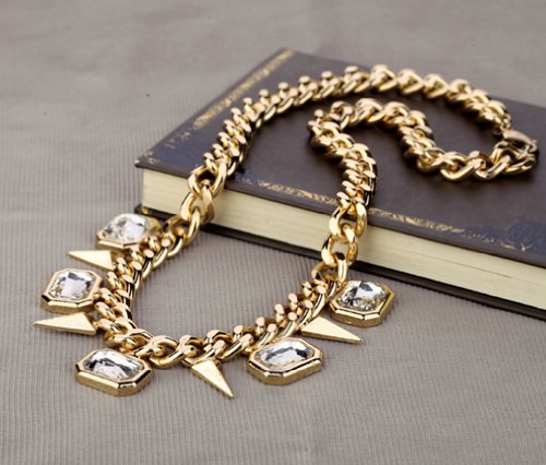 Buyinhouse Creative Golden Plated Fashion Style Rhinestones Rivets Pendant Short Style Chain Necklace