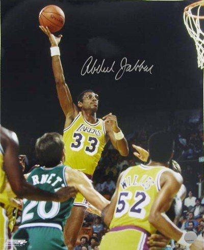Kareem Abdul Jabbar Autographed/Hand Signed Los Angeles Lakers 16x20 Photo (Yellow Jersey)
