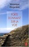 Porte donnant sur la voie