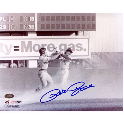 Pete Rose Cincinnati Reds Fight with Bud Harrelson 8x10 Autographed Black and White Photograph