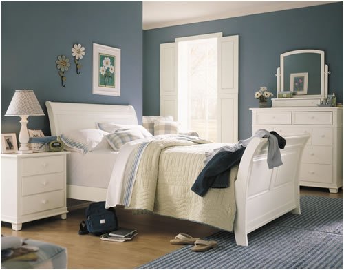 Starlight Twin Sleigh Bed by Young America