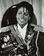ブロマイド写真★マイケル・ジャクソンMichael Jackson/白黒/トロフィー持ち笑顔