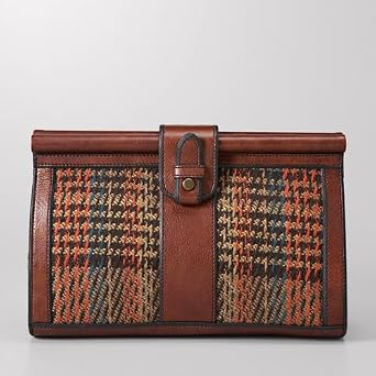 Click here to buy Fossil Vintage Re-Issue Clutch by fossil.