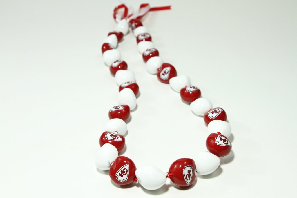 Amazon.com : NFL Kansas City Chiefs Go Nuts Kukui Nut Lei Necklace ...