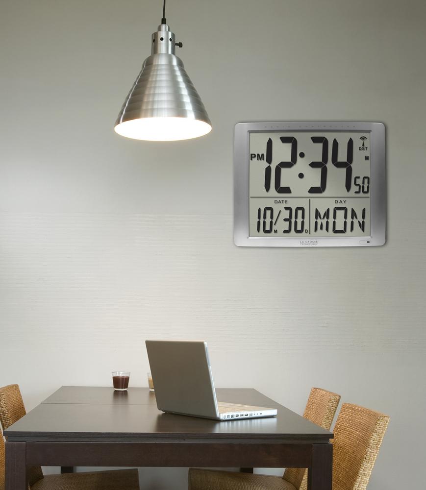 La Crosse Technology 5151316 Super Large 16 Inch Atomic