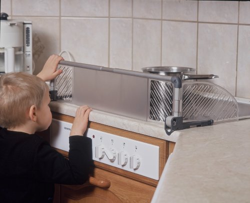 Imagen 3 de Rotho 10016 0070 01 - Reja de seguridad para fogones