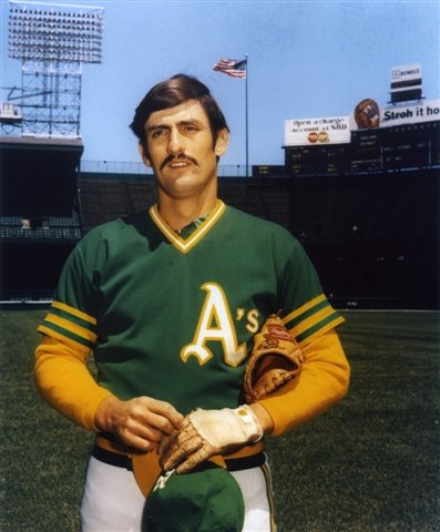 ROLLIE FINGERS OAKLAND ATHLETICS 8X10 SPORTS ACTION PHOTO (1)