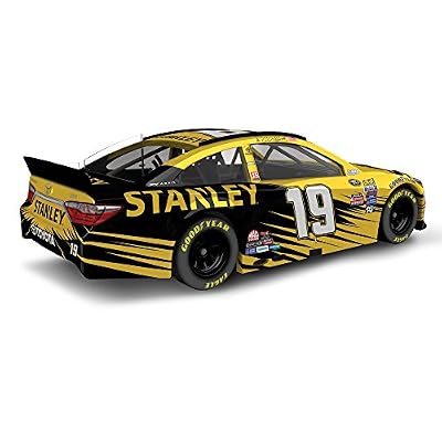 Lionel Racing Carl Edwards #19 Stanley 2016 Toyota Camry NASCAR Diecast Car (1:64 Scale)