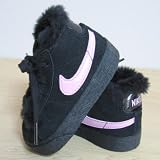 NIKE（ナイキ）ファー付ベビーブーツスニーカー（ブラック）