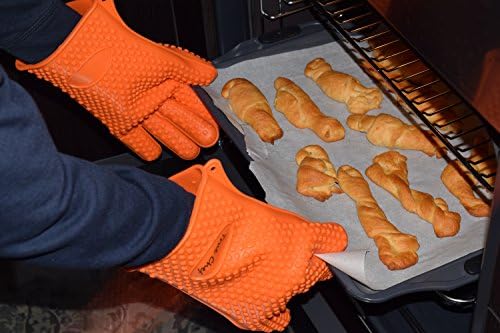 True Chef Heat Resistant BBQ Oven Silicone Glove Set - 100% Pure Silicone Perfect for Cooking, Baking, Smoking and Potholder - One Size Fits All