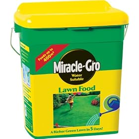 Miracle-Gro Water Soluble Lawn Food 400 sq m (2 kg) Tub