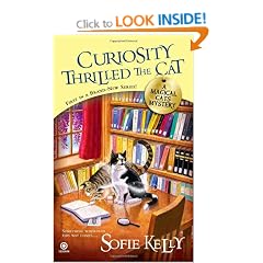Curiosity Thrilled the Cat (Magical Cats Mysteries)