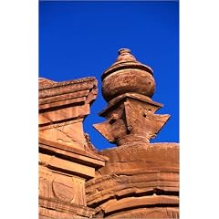 Poster 60 x 90 cm - "Detail of the 'Urn Tomb'at Petra. The tomb dating back to 70AD, is one of three large rock-cut Nabat" von Anders Blomqvist / Lonely Planet Images - auch in anderen Gr��en und als Leinwandbild erh�ltlich