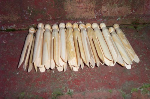 Traditional Wooden Clothes Pins (Dolly Pins) Picture